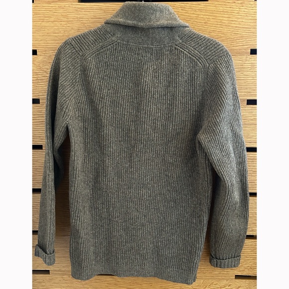 J. Crew Men’s Three-Pocket Cardigan in Heather Brown Beige - Picture 2 of 3